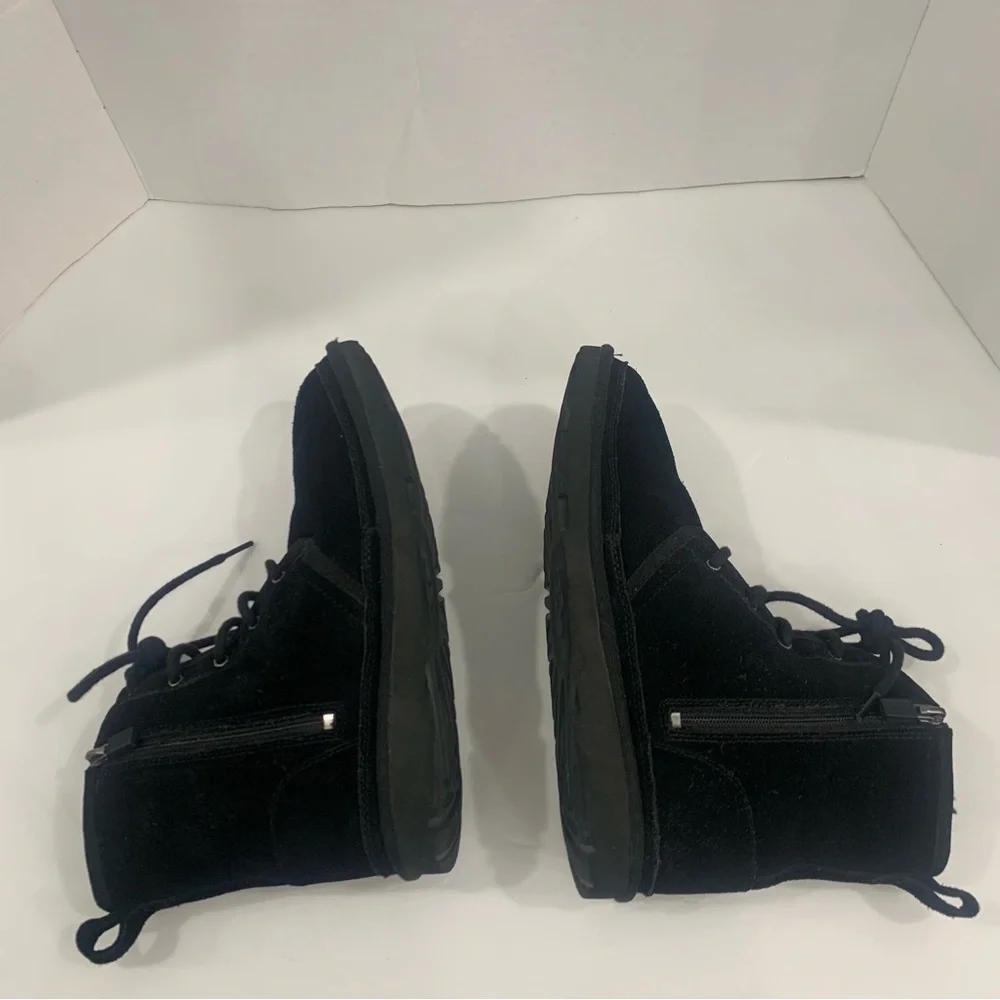 UGG Neumel II 1017326K-BLK Boots Kids US 6 Black Suede Round Toe Sheepskin